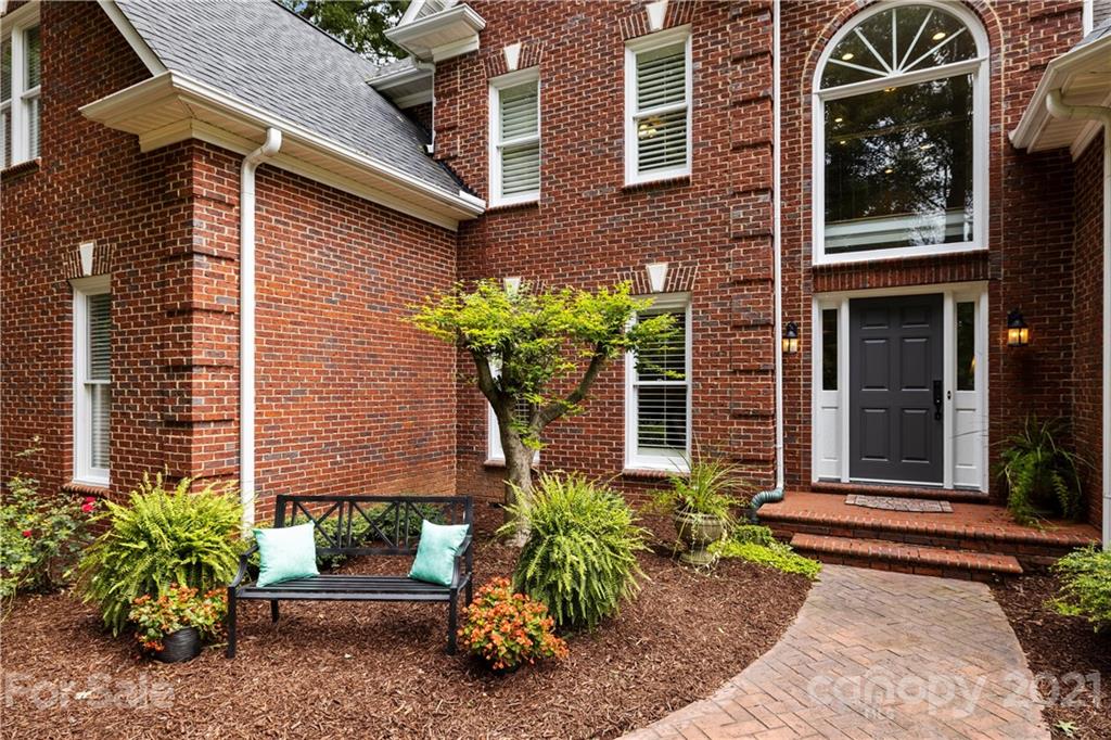 9036 Ranch View Court Matthews, NC 28104 - Photo 5 of 45 Gallery Image 5