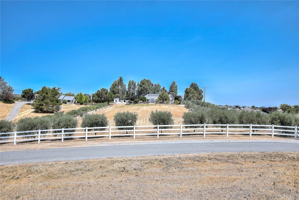 5605 Prancing Deer Road Paso Robles, CA 93446 - Photo 1 of 1 Gallery Image 1
