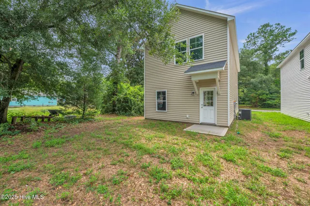 $1,900 | 460 Maides Avenue, Wilmington, NC 28405