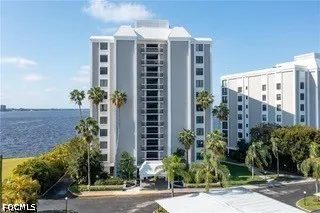 $1,900 | 3350 North Key Drive, Unit 813, North Fort Myers, FL 33903
