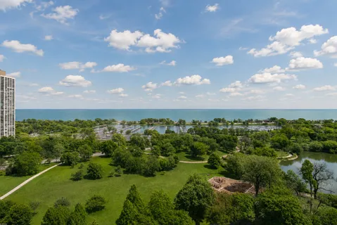 $725,000 | 2626 North Lakeview Avenue, Unit 1903, Chicago, IL 60614