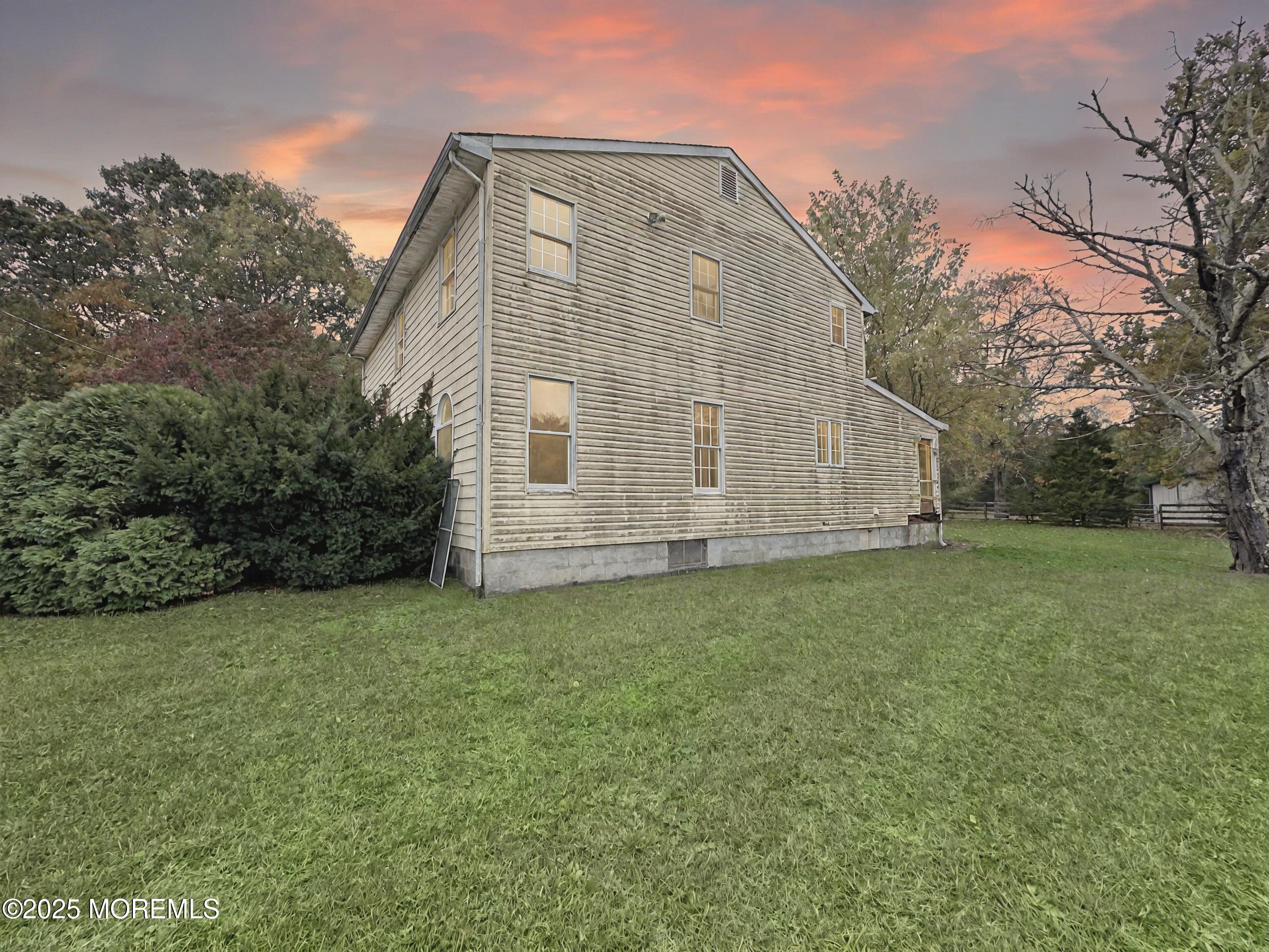 3 West Caines Drive Cream Ridge, NJ 08514 - Photo 5 of 22 a view of a backyard of the house