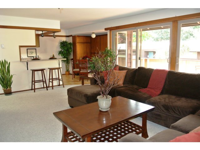 500 West Middlefield Road, Unit 154 Mountain View, CA 94043 - Photo 3 of 16 a living room with furniture and a large window