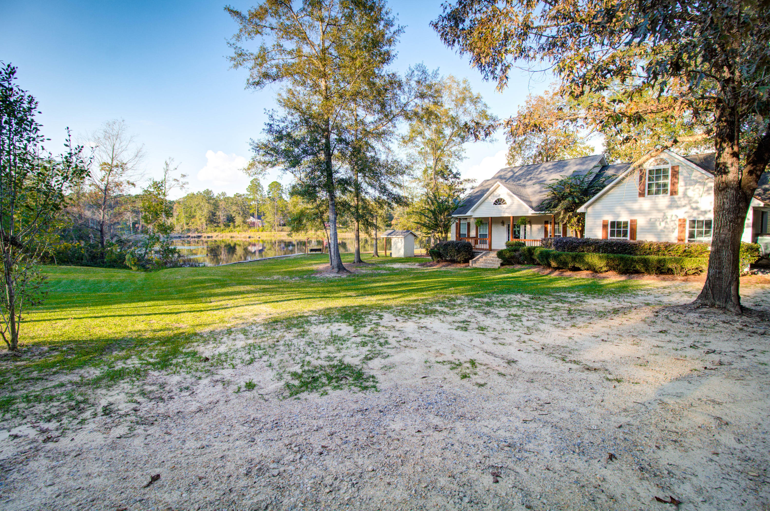 122 Rolling Woods Road Lucedale, MS 39452 - Photo 4 of 45 IMG_8829_30_31