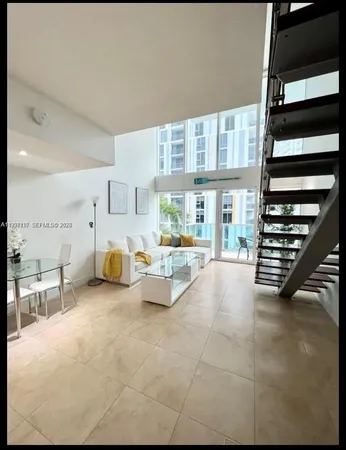 $3,300 | 41 Southeast 5th Street, Unit 414, Miami, FL 33131