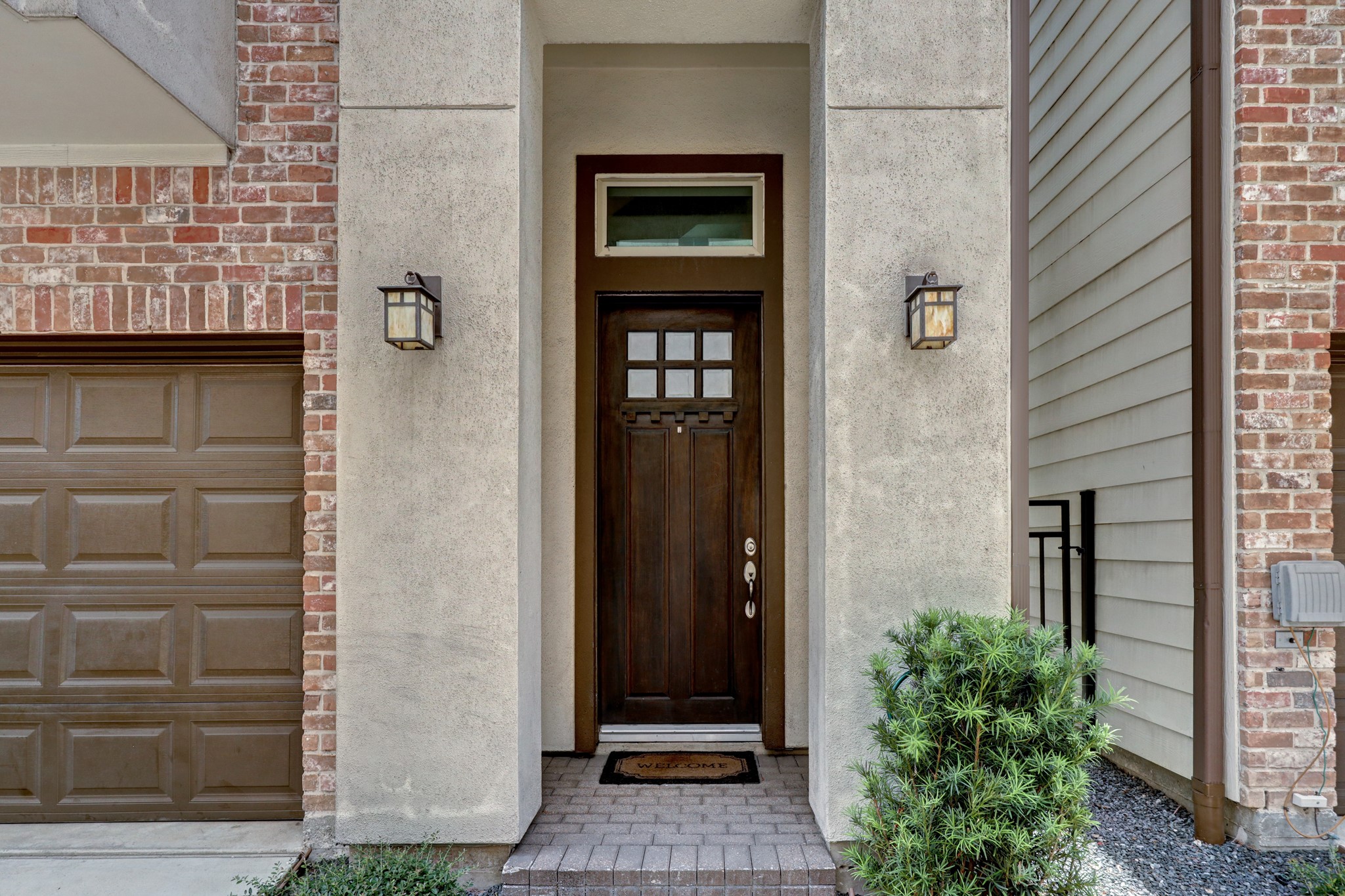2231 Chenevert Street Houston, TX 77003 - Photo 3 of 26 a view of an entryway of house