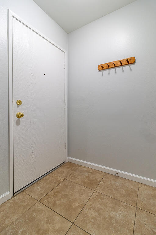 31355 The Old Road, Unit E Castaic, CA 91384 - Photo 7 of 38