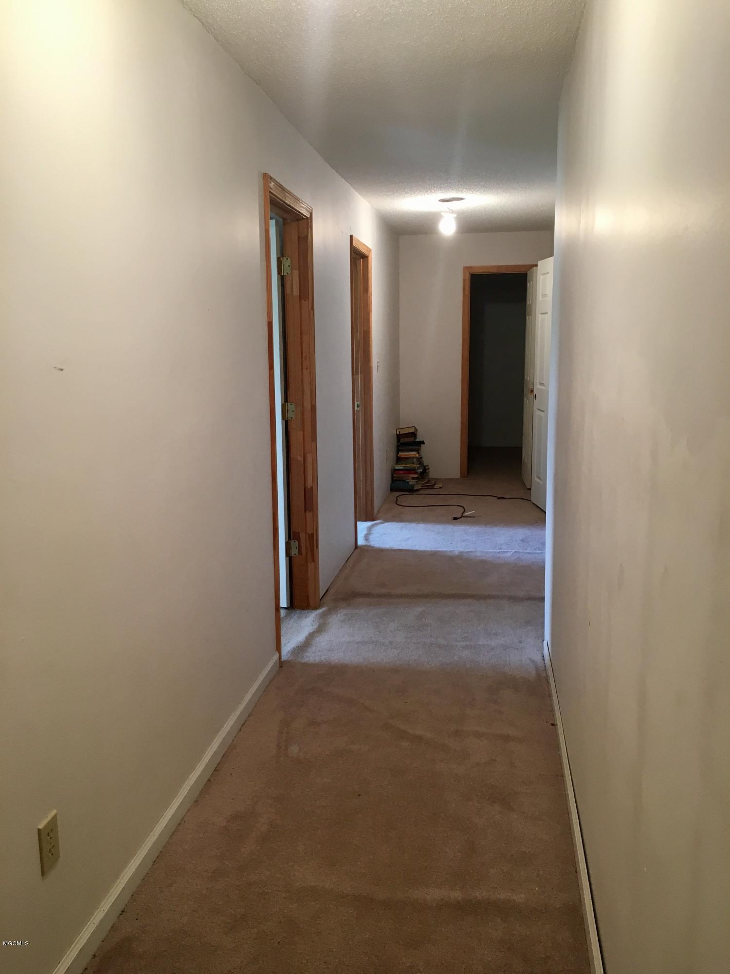 19901 Larry Carter Road Moss Point, MS 39562 - Photo 8 of 12 hall