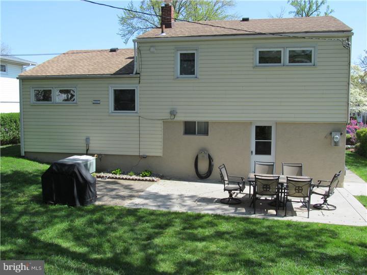 1103 Wynnbrook Road Secane, PA 19018 - Photo 13 of 15