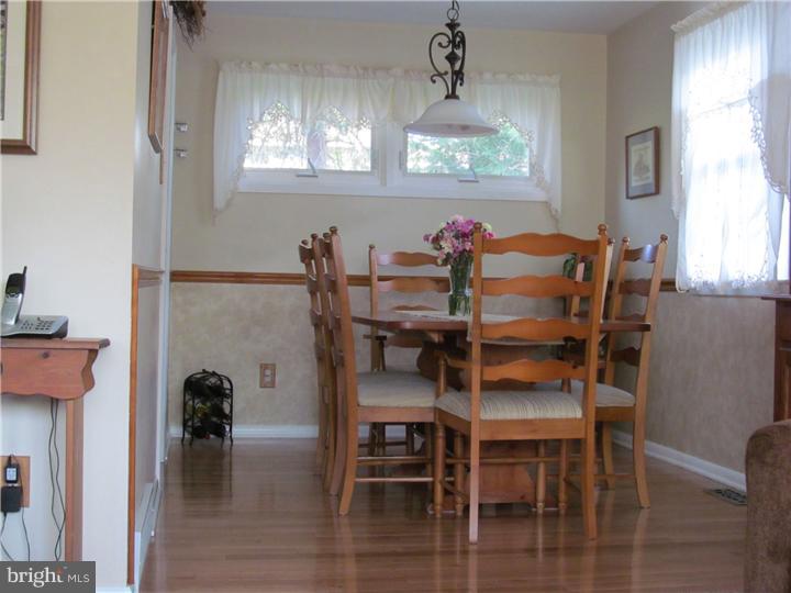 1103 Wynnbrook Road Secane, PA 19018 - Photo 4 of 15