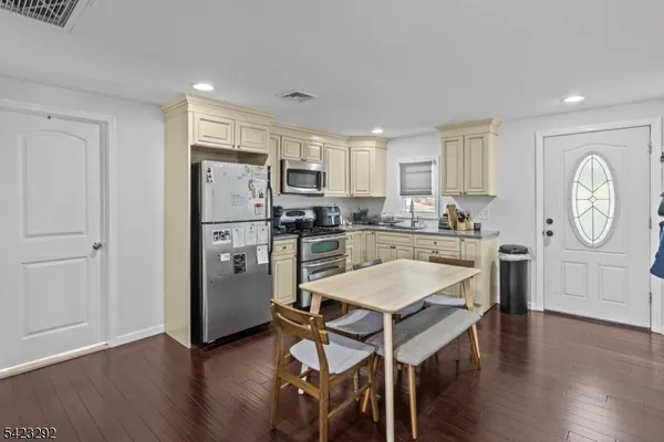 $1,200,000 | 190 Stevens Avenue, Cedar Grove, NJ 07009