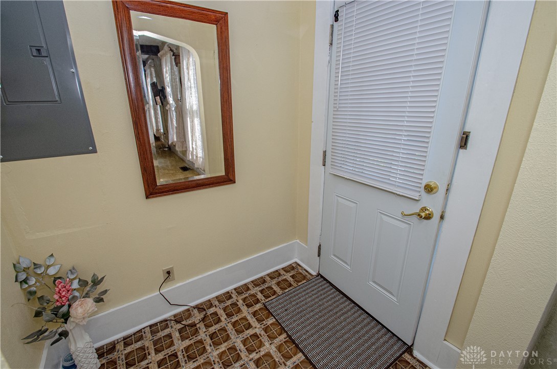 1941 Old Mill Road Springfield, OH 45502 - Photo 2 of 51 Gallery Image 2