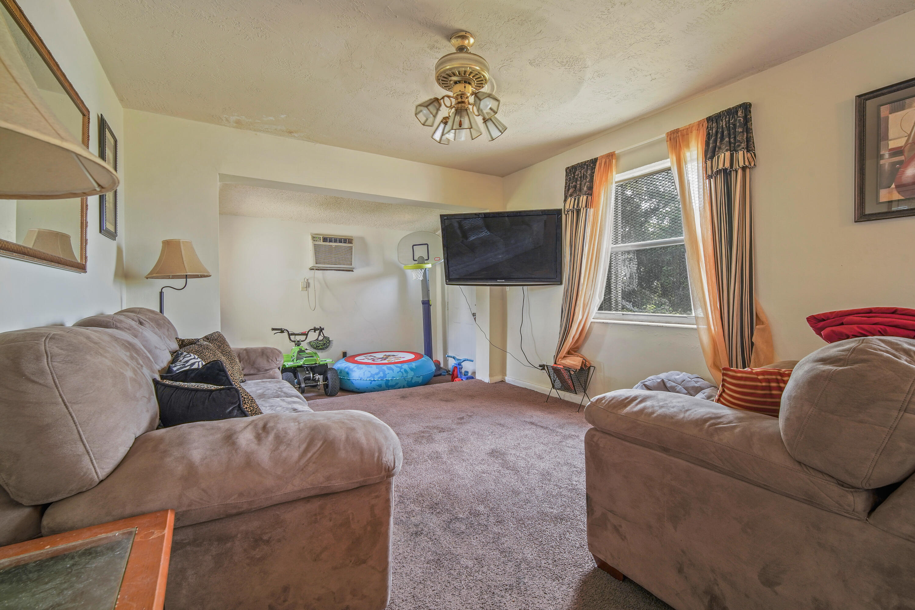 1000 West 1st Street Riviera Beach, FL 33404 - Photo 2 of 8 DSC08468