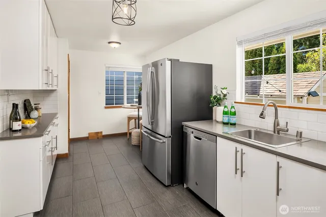 $799,000 | 4207 Southwest Thistle Street, Unit A, Seattle, WA 98136