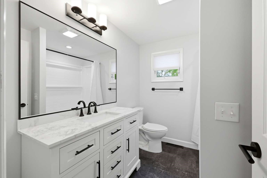 168 Keddy Street Springfield, MA 01109 - Photo 10 of 20