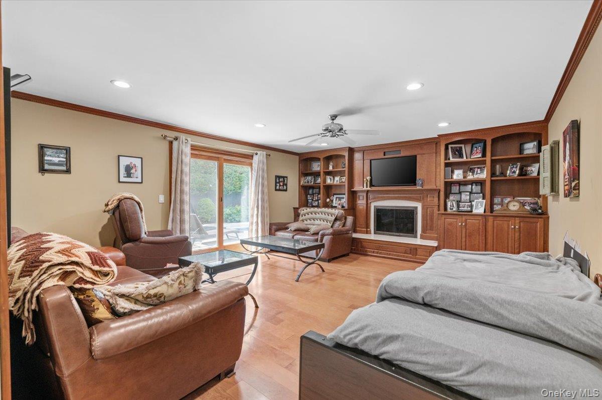 100 Cabot Road Massapequa, NY 11758 - Photo 5 of 49