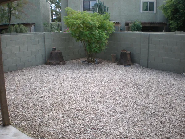 $2,000 | 815 East Grovers Avenue, Unit 30, Phoenix, AZ 85022