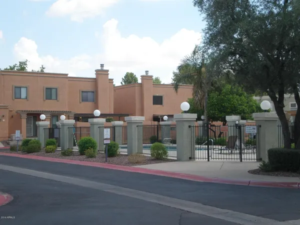 $2,000 | 815 East Grovers Avenue, Unit 30, Phoenix, AZ 85022