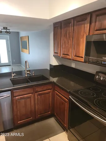 $2,000 | 815 East Grovers Avenue, Unit 30, Phoenix, AZ 85022
