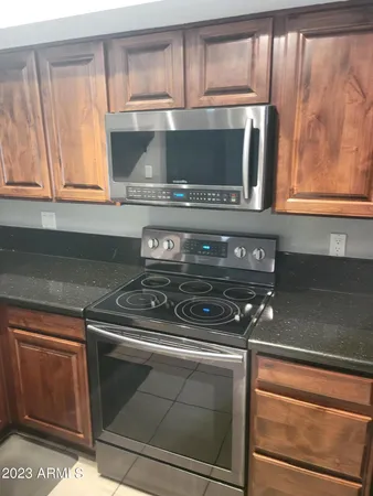 $2,000 | 815 East Grovers Avenue, Unit 30, Phoenix, AZ 85022