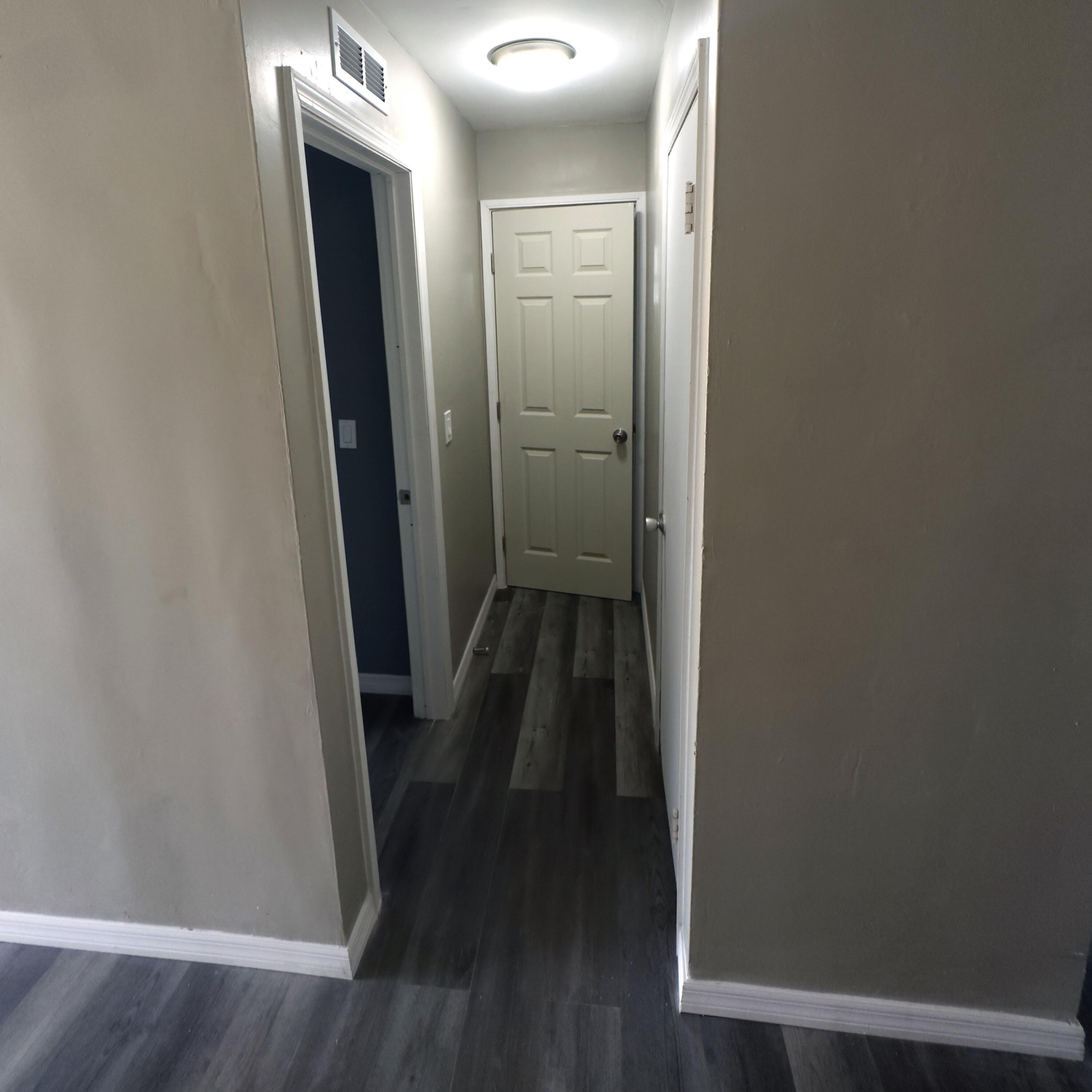 521 Silver Beach Road Riviera Beach, FL 33403 - Photo 4 of 10 Hallway