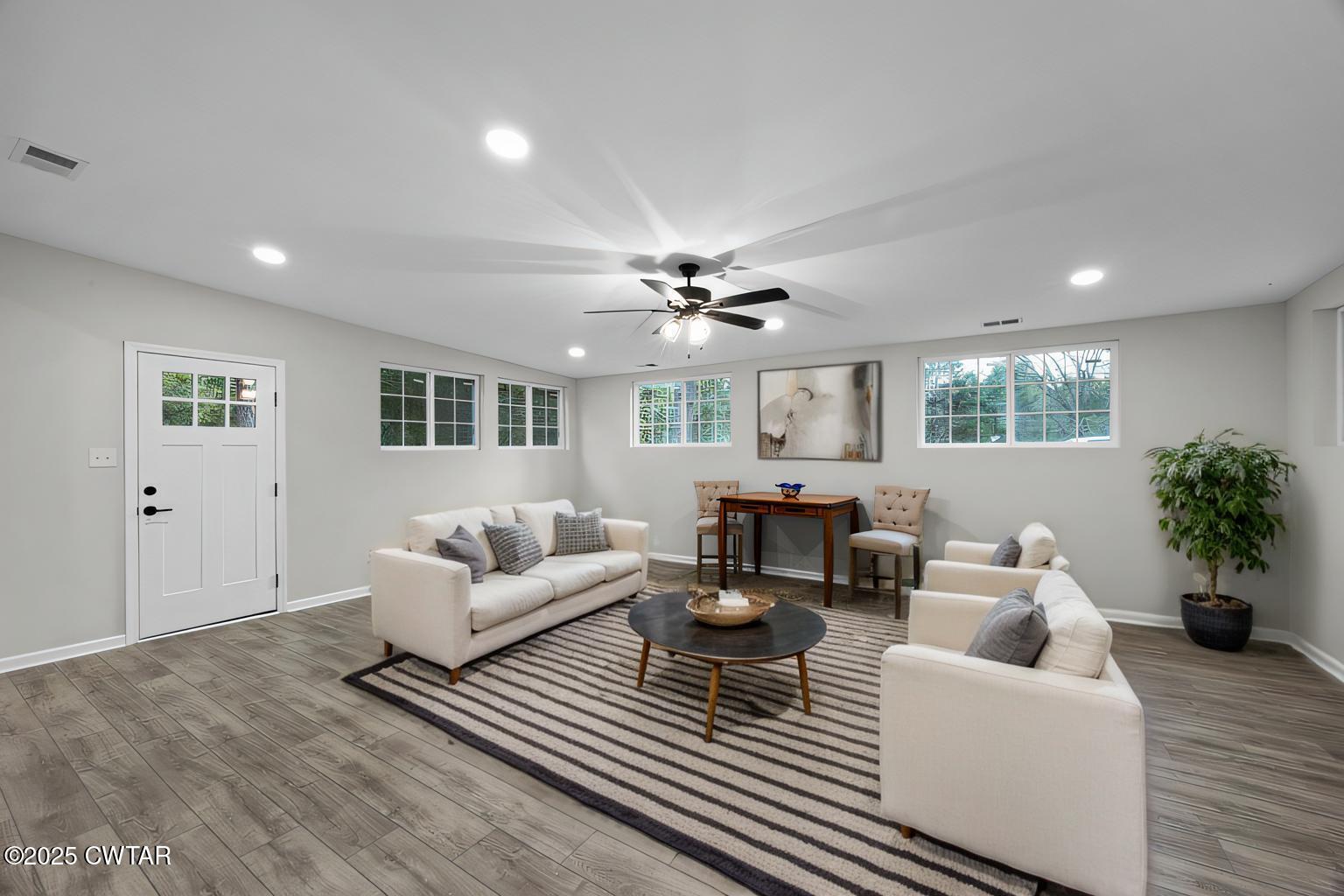 144 McLeary Road Jackson, TN 38305 - Photo 9 of 23 a living room with furniture
