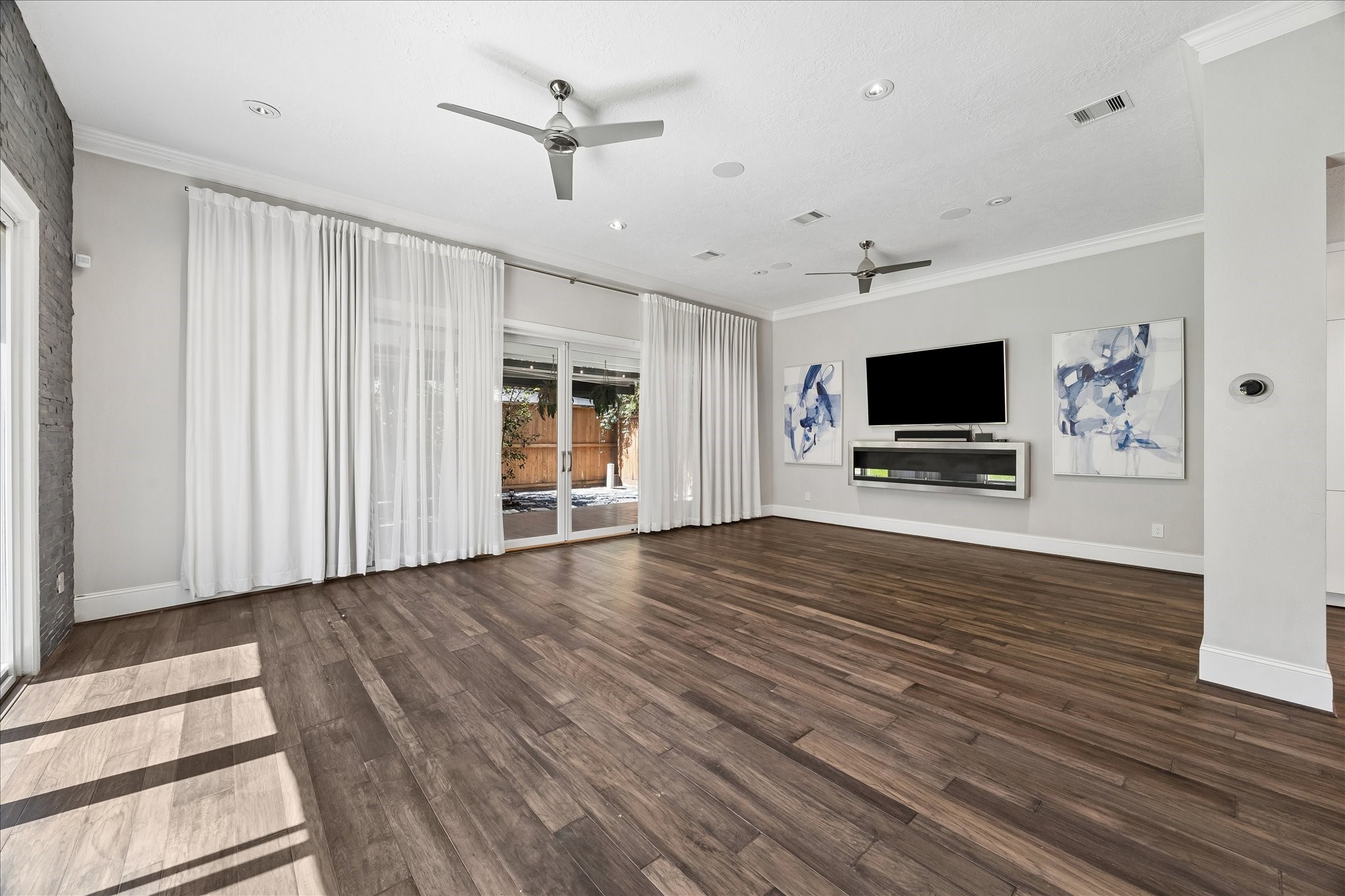 14855 Perthshire Road Houston, TX 77079 - Photo 2 of 43