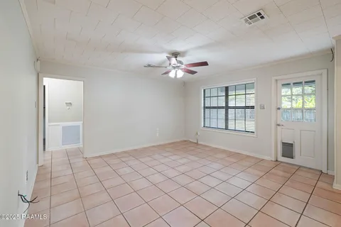 $189,000 | 210 San Carlos Circle, Lafayette, LA 70506