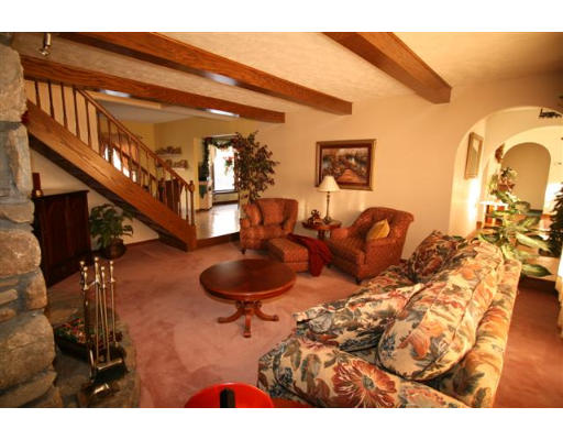 127 Carriage Road Chicopee, MA 01013 - Photo 4 of 13 Gallery Image 4