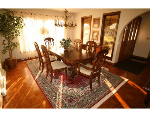 127 Carriage Road Chicopee, MA 01013 - Photo 5 of 13 Gallery Image 5