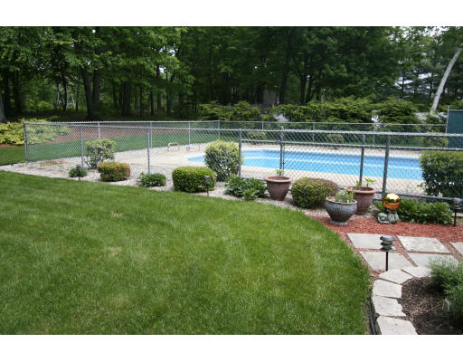 127 Carriage Road Chicopee, MA 01013 - Photo 9 of 13 Gallery Image 9