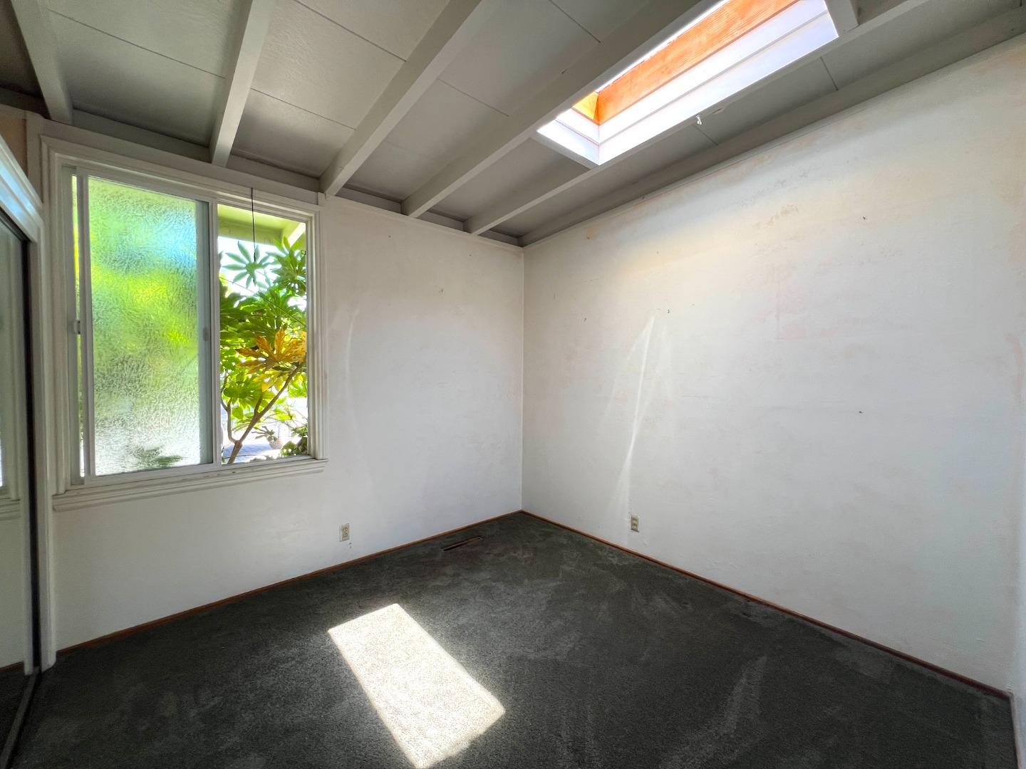 183 Thompson Square Mountain View, CA 94043 - Photo 16 of 28