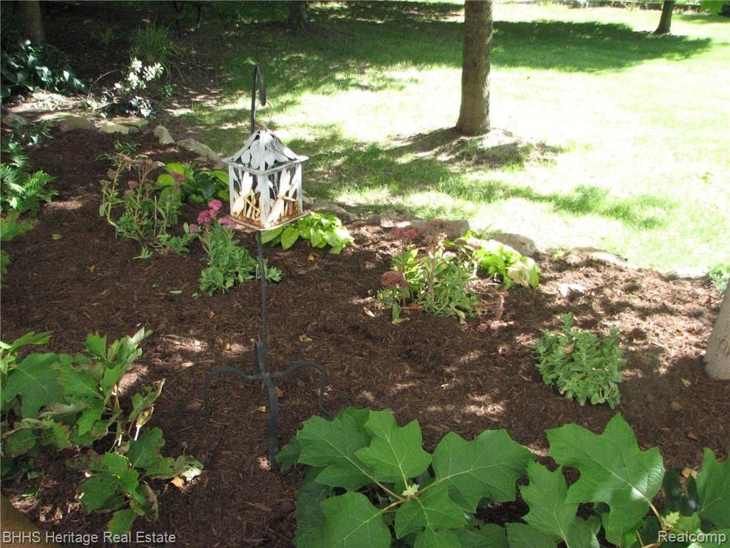 8756 McClements Road Brighton, MI 48114 - Photo 38 of 42 Beautiful Landscaping
