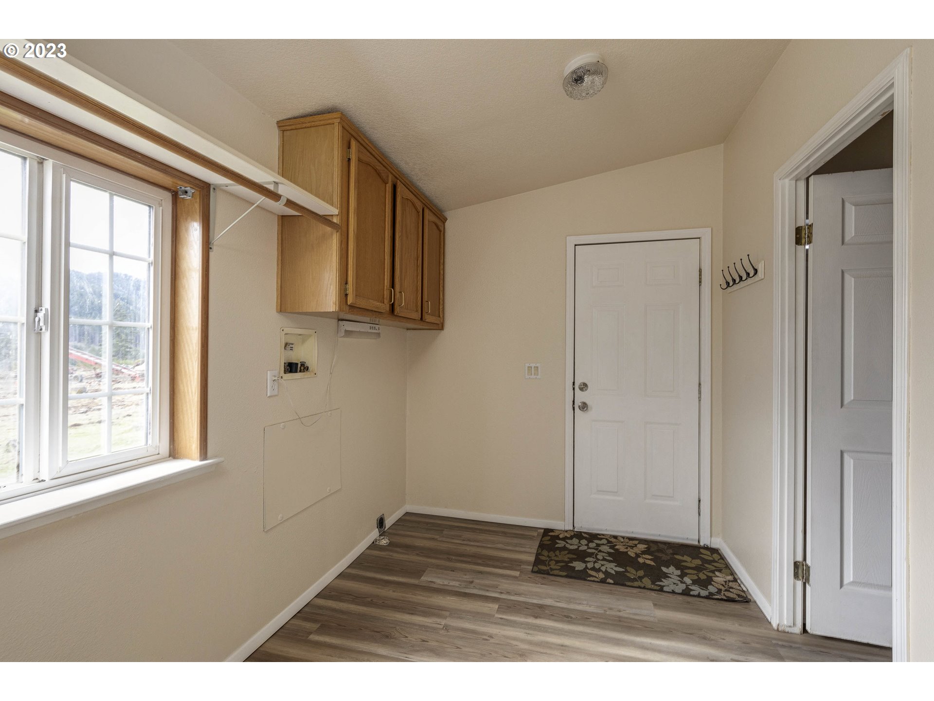 23246 Gooseneck Road Sheridan, OR 97378 - Photo 10 of 27 a view of a sink and a window
