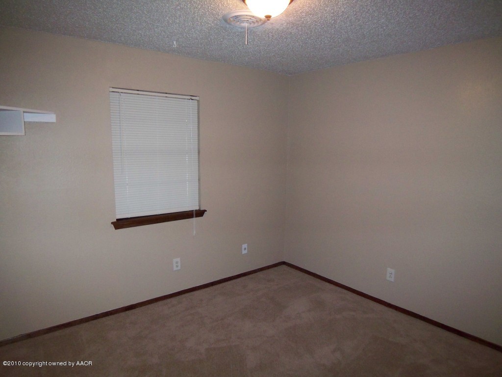 5203 South Fannin Street Amarillo, TX 79110 - Photo 11 of 18 Bedroom 3
