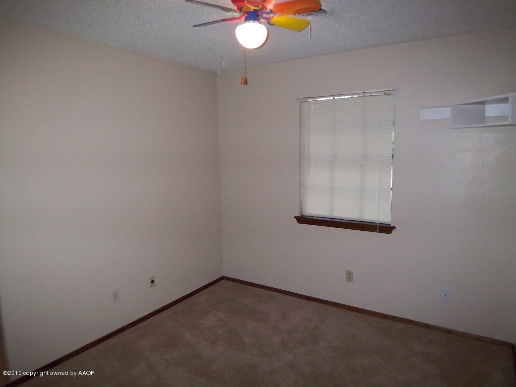5203 South Fannin Street Amarillo, TX 79110 - Photo 8 of 18 Bedroom 1