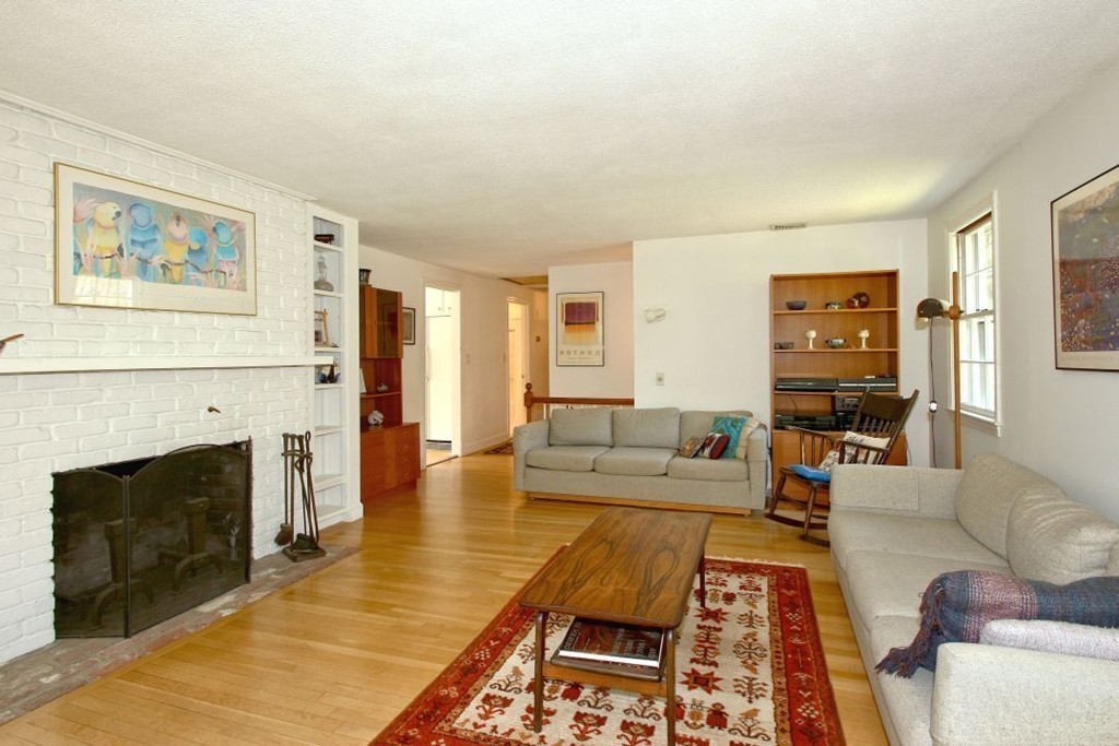 15 York Road Wayland, MA 01778 - Photo 5 of 26 Gallery Image 5