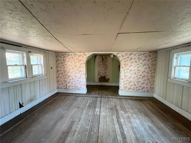 $95,000 | 642 Monroe Avenue, Evans, NY 14006