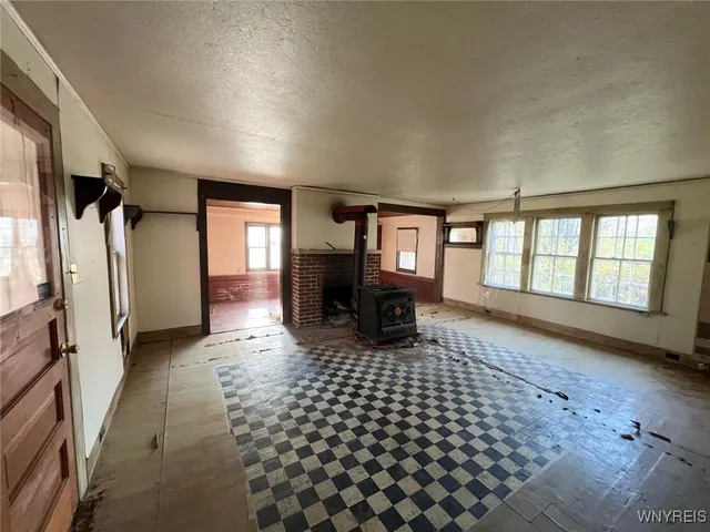 $95,000 | 642 Monroe Avenue, Evans, NY 14006