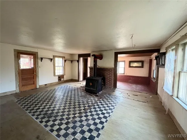 $95,000 | 642 Monroe Avenue, Evans, NY 14006