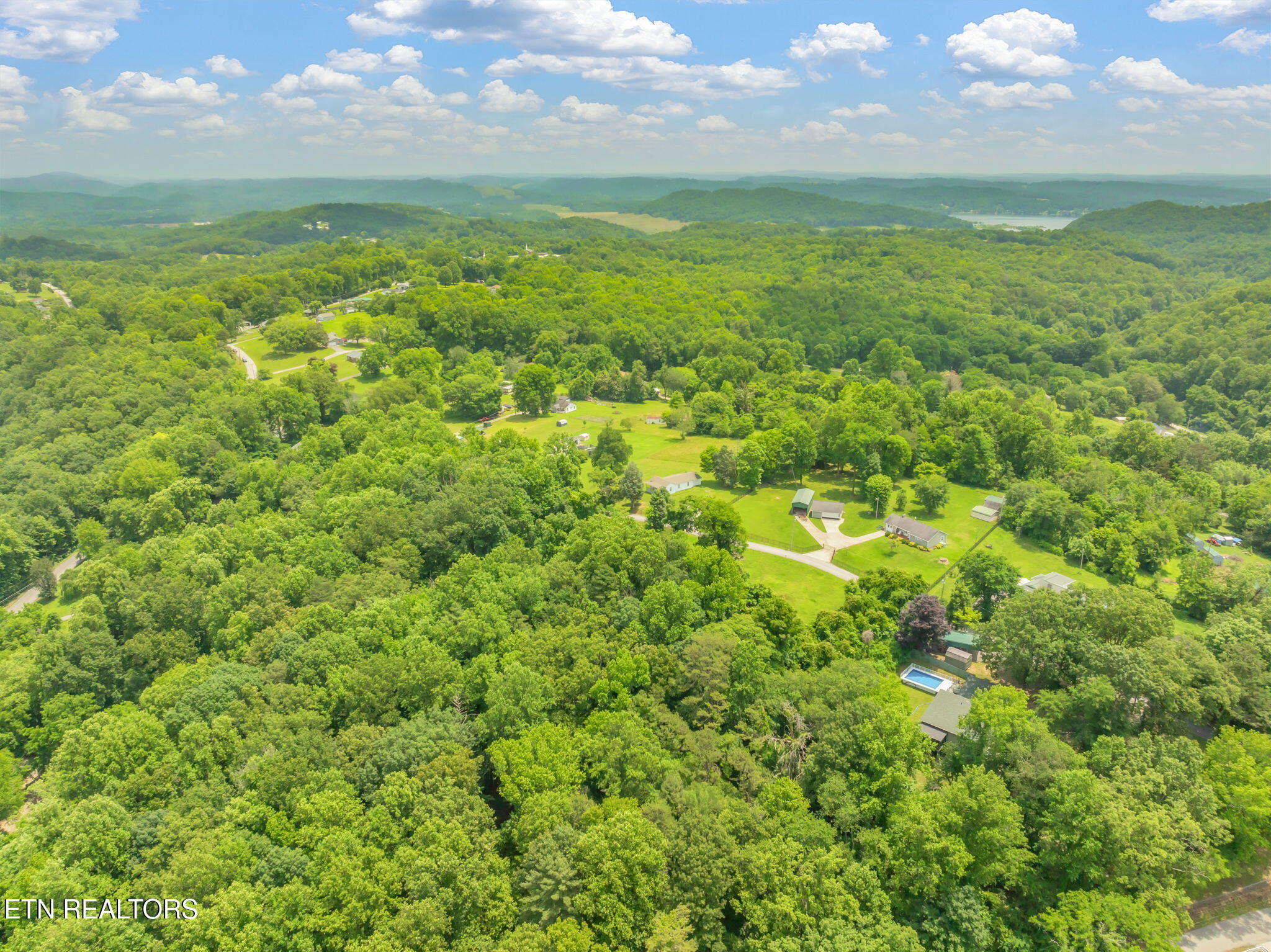 261 Harding Road Harriman, TN 37748 - Photo 17 of 28 Lot from the back