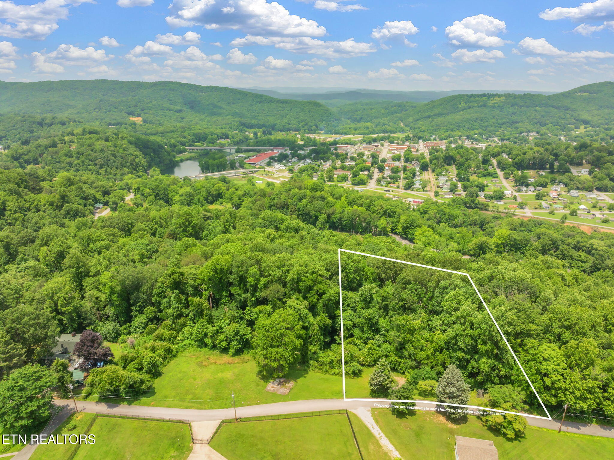 261 Harding Road Harriman, TN 37748 - Photo 18 of 28 261 Harding