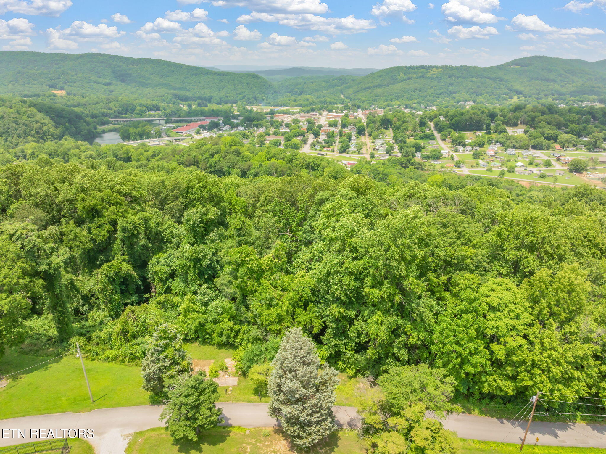 261 Harding Road Harriman, TN 37748 - Photo 19 of 28 261 Harding