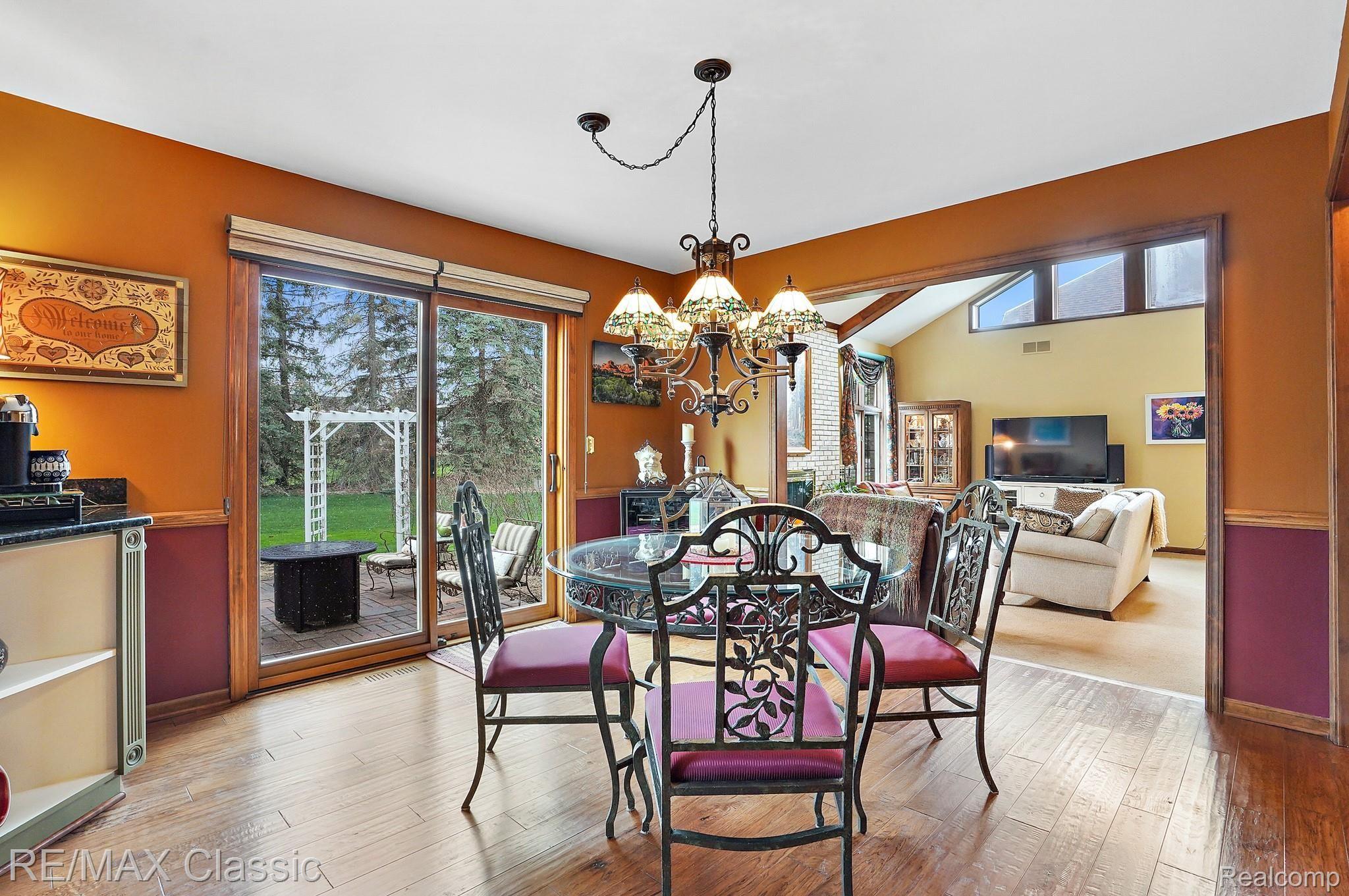 18991 Van Road Livonia, MI 48152 - Photo 26 of 47 Breakfast Nook and Kitchen Open to Family Room