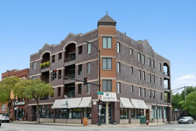 $3,600 | 810 North Wolcott Avenue, Unit 3A, Chicago, IL 60622