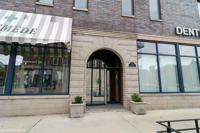 $3,600 | 810 North Wolcott Avenue, Unit 3A, Chicago, IL 60622