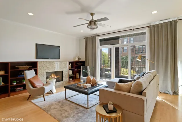 $3,600 | 810 North Wolcott Avenue, Unit 3A, Chicago, IL 60622