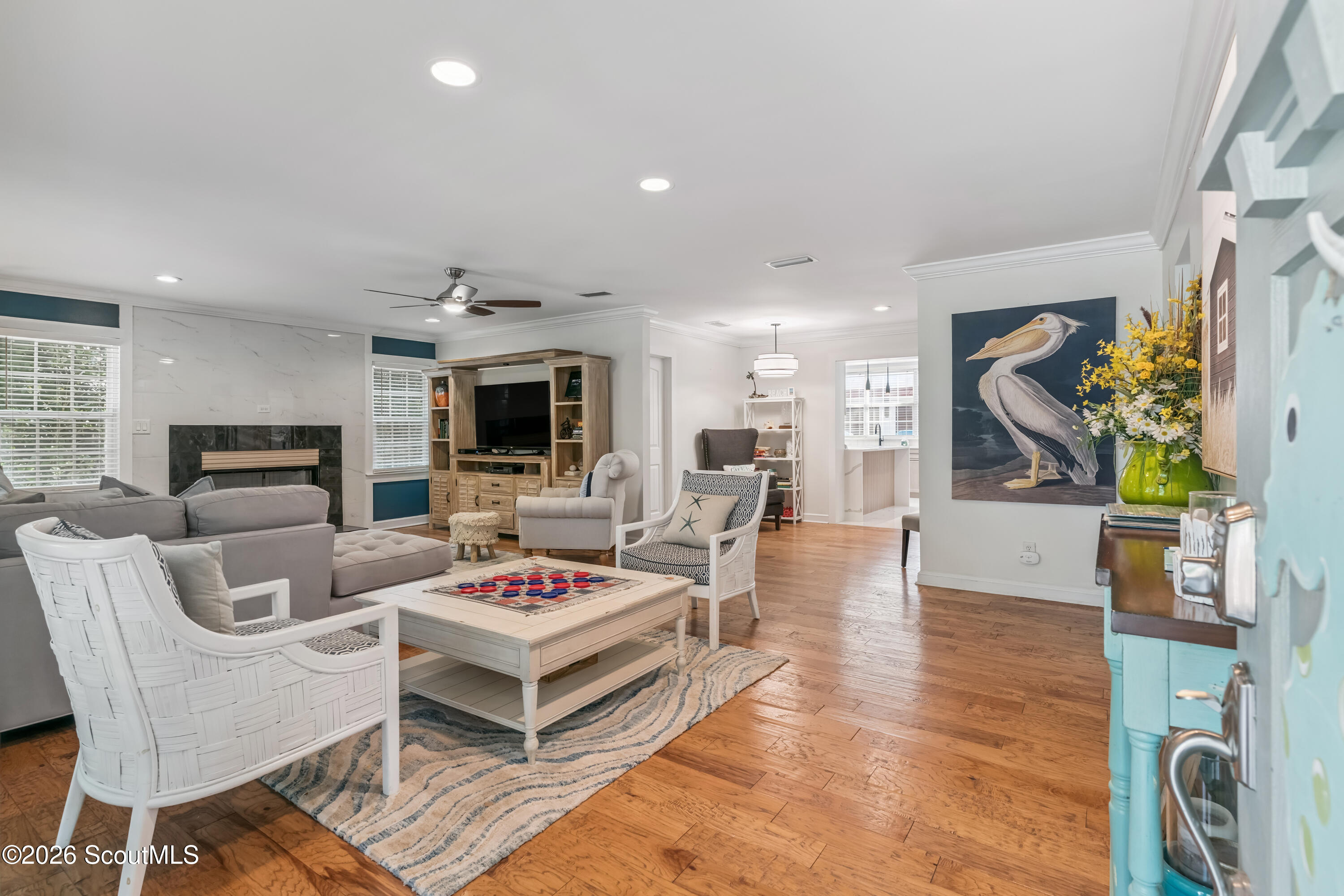 102 Silver Lake Road St. Simons Island, GA 31522 - Photo 6 of 50 Living Room