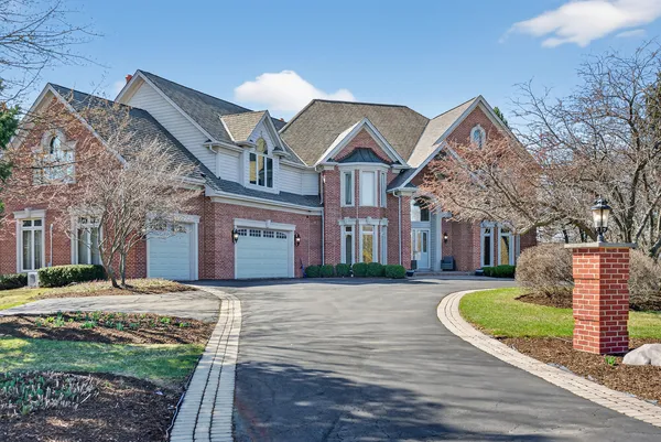$1,195,000 | 9315 North Muirfield Drive, Lakewood, IL 60014
