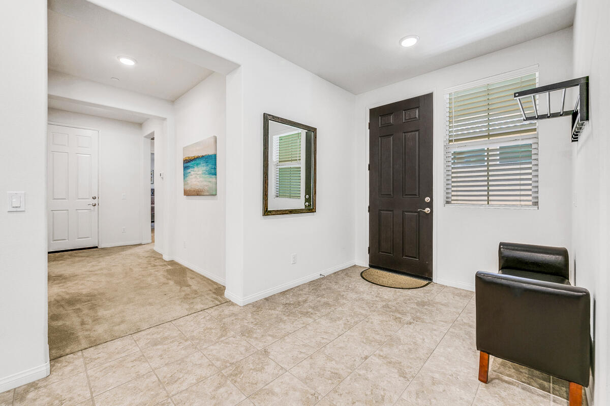 49337 Nicholson Court Indio, CA 92201 - Photo 6 of 31 05 FOYER MLS